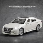 1:24 Toyota Crown die cast metal alloy model car toy